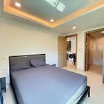 Arcadia Beach Continental 2 Bedrooms Apartment