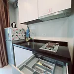 อพาร์ทเม้น The Base Pool View Fast Wifi 5 Min Walk To By Lees *