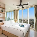 Panoramic View Tower: Garden Oasis Apartment Pattaya