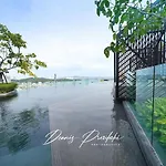 Luxury Edge Seaview Pattaya