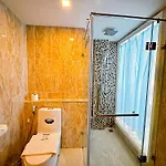 Grand Avenue By Monthstayz Thailand อพาร์ทเม้น