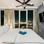 Rare Panoramic Sea, & Mountain Views - Xxl Balcony - 1gbps Blazing Fast Free Wifi - Pool - Gym - Pool Table - Steam - Sauna - Bar * Pattaya
