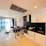 อพาร์ทเม้น Grand Avenue By Monthstayz Thailand *