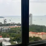 Lumpini Naklua Select Pool Pattaya