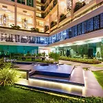 Rare Panoramic Sea, & Mountain Views - Xxl Balcony - 1gbps Blazing Fast Free Wifi - Pool - Gym - Pool Table - Steam - Sauna - Bar *