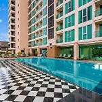 Rare Panoramic Sea, & Mountain Views - Xxl Balcony - 1gbps Blazing Fast Free Wifi - Pool - Gym - Pool Table - Steam - Sauna - Bar * Pattaya