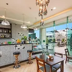 Panoramic View Tower: Garden Oasis Apartment Pattaya