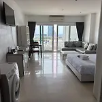 อพาร์ทเม้น View Talay 6 By Anatolia *