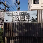 อพาร์ทเม้น The Base By Uricity