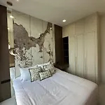 อพาร์ทเม้น Phratamnak Grand - Cozy Pattaya