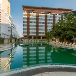 Mountain & Convention Center Hotel