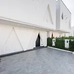 芭提雅市中心五卧室独栋泳池别墅