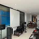 芭提雅市中心五卧六卫带ktv民宿hw