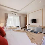 芭提雅市中心五卧室独栋泳池别墅 Villa *