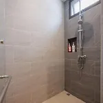 Villa 芭提雅市中心五卧室独栋泳池别墅 *
