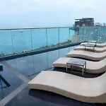 芭提雅 市中心 海景酒店公寓预订 无边泳池 海滩 日光浴 健身房21F