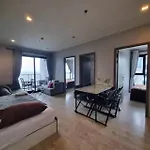 The Base海景网红顶层无边泳池 双卧室套房 อพาร์ทเม้น Pattaya
