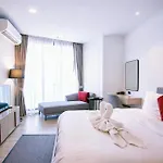芭提雅海边the Edge Base 高端海景泳池公寓 直达海滩 海景房 健身房 步行街旁 อพาร์ทเม้น *