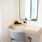 无边泳池的高端公寓 距离海滩很近 在市中心步行街旁88