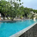 芭提雅水系公寓楼