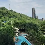 芭提雅水系公寓楼