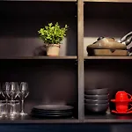 无边泳池的高端公寓 距离海滩很近 在市中心步行街旁88