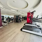 林荫大道公寓grand Avenue Codon 超大泳池 素质极高的公寓 อพาร์ทเม้น *