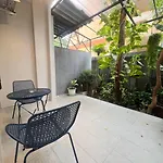 Dad N Mom's House By Thongnak Pattaya