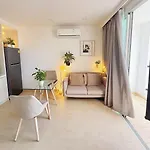 芭提雅市中心高端泳池花园公寓 椰子树下步行街旁 Pattaya