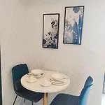 小巧精致的公寓 *