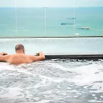 芭提雅海边the Edge Base 高端海景泳池公寓 直达海滩 海景房 健身房 步行街旁 อพาร์ทเม้น