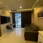 林荫大道公寓grand Avenue Codon 超大泳池 素质极高的公寓