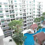 阿卡迪亚海滩大陆 * Pattaya