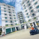 芭提雅市中心高端泳池花园公寓 椰子树下步行街旁 อพาร์ทเม้น Pattaya