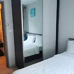 芭提雅中心地区 The Base 高档公寓酒店 * Pattaya