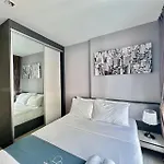 The Base 市中心公寓 无边游泳池 *