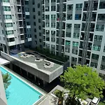 芭提雅中心地区 The Base 高档公寓酒店 Pattaya