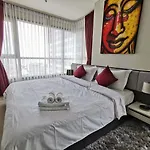 อพาร์ทเม้น The Base海景网红顶层无边泳池 双卧室套房 Pattaya