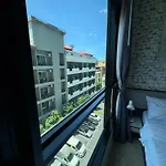 芭提雅中心地区 The Base 高档公寓酒店 Pattaya