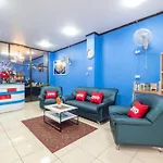 Oyo 75327 Diyana Residence