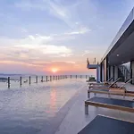 The Base Pool View Fast Wifi 5 Min Walk To By Lees Pattaya