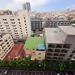 The Base Pool View Fast Wifi 5 Min Walk To By Lees อพาร์ทเม้น Pattaya