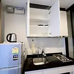 The Base Pool View Fast Wifi 5 Min Walk To By Lees อพาร์ทเม้น