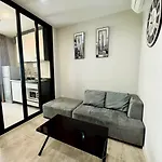 The Base Pool View Fast Wifi 5 Min Walk To By Lees Pattaya