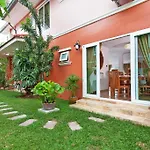 Baan Nomella
