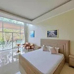 Ta Yai Beach Resort