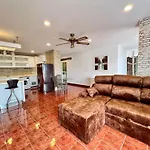 Stylish 1br Sea-view - 2 Balconies - View Talay 1 Jomtien Holiday home