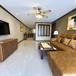 Holiday home Spacious 2br Corner - Garden View Balcony - Royal Hill