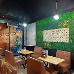 4 Palms Prathanak