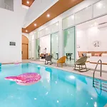 Downtown Oasis 芭提雅市中心独栋泳池别墅 B 5卧6卫 Ktv Bbq 芭提雅海滩步行街500m